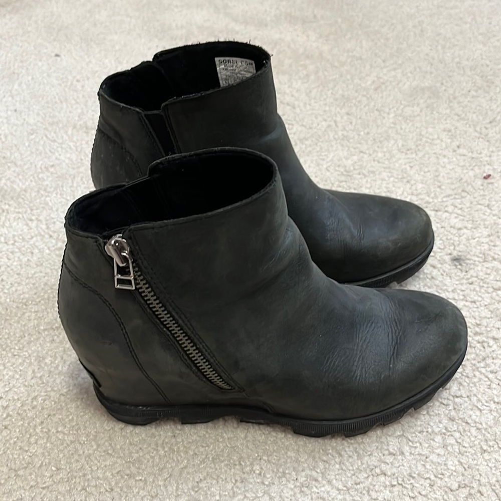 Sorel joan of articles wedge zip bootie black gently worn